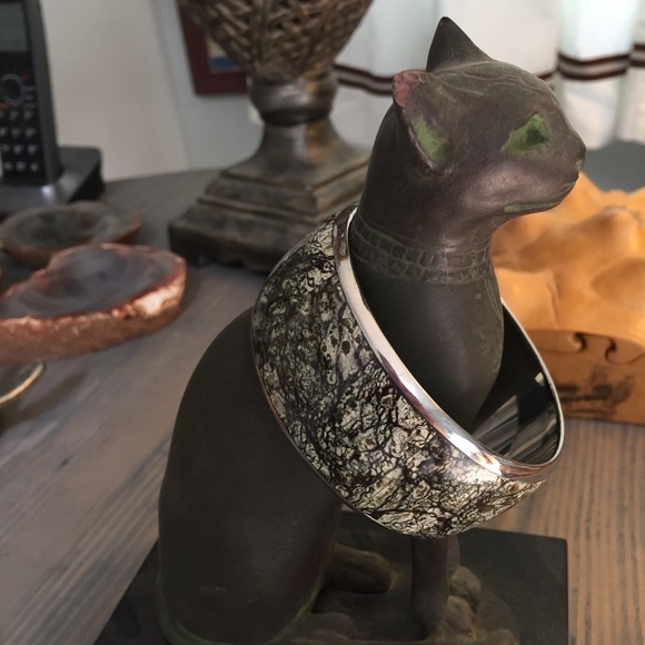 Bangin’ Bangle - Picture 5 of 5